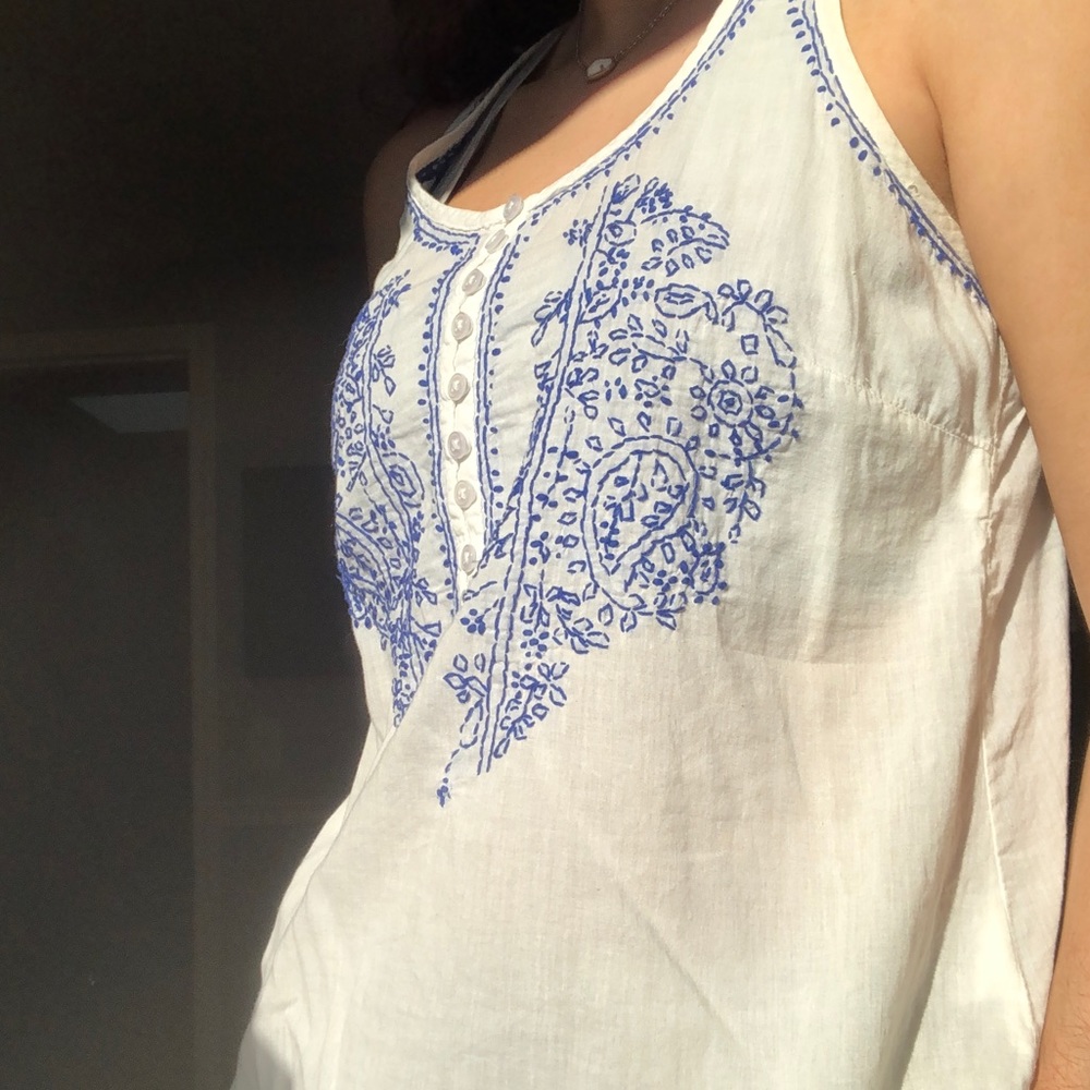 Embroidered Tank Top - Picture 2 of 6